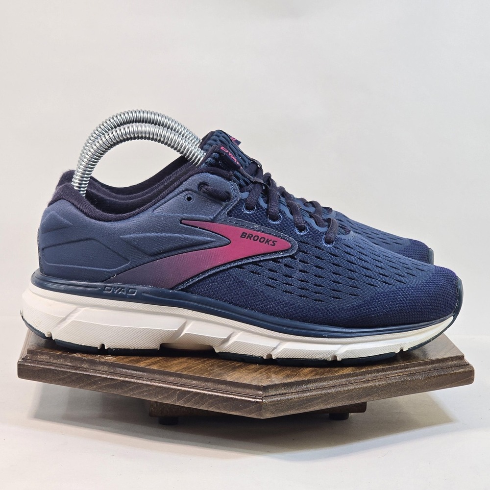 Brooks Dyad 11 Shoes Womens Size 6.5 B Navy Blue Pink Running‎ 120312 1B 490